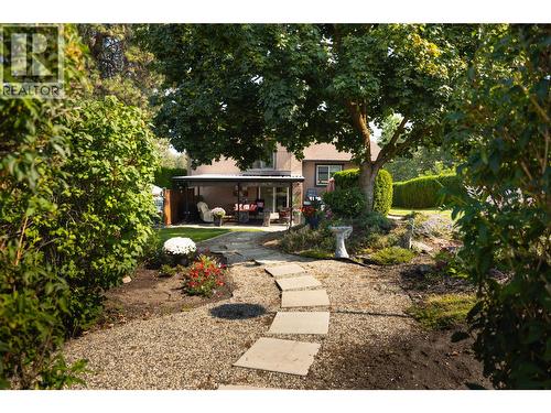 3970 June Springs Road, Kelowna, BC - Outdoor