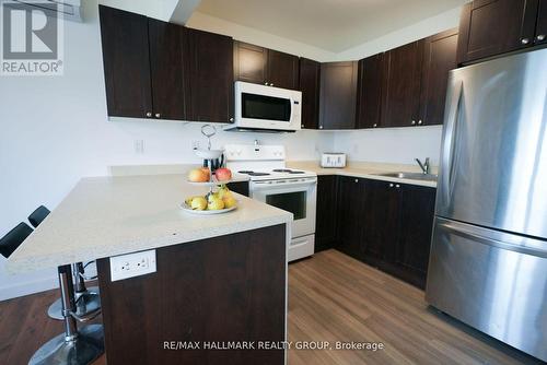 924 Bermuda Avenue, Ottawa, ON - Indoor Photo Showing Kitchen