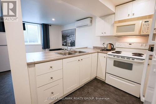 924 Bermuda Avenue, Ottawa, ON - Indoor Photo Showing Kitchen With Double Sink