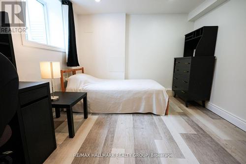 924 Bermuda Avenue, Ottawa, ON - Indoor Photo Showing Bedroom