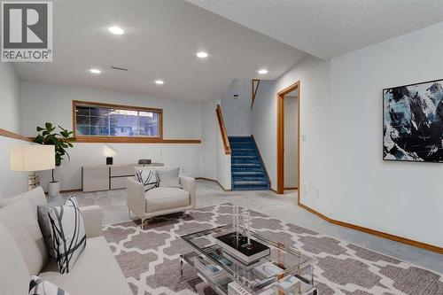 20 Willowbrook Gate Nw, Airdrie, AB - Indoor