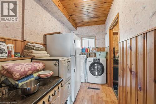 Laundry - 187 Sydenham Street, Brantford, ON - Indoor Photo Showing Laundry Room