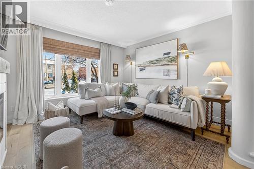 2371 Brookhurst Road, Mississauga, ON - Indoor Photo Showing Living Room With Fireplace