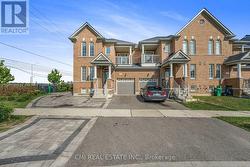 40 SPOKANNE STREET N  Brampton, ON L6R 4A2