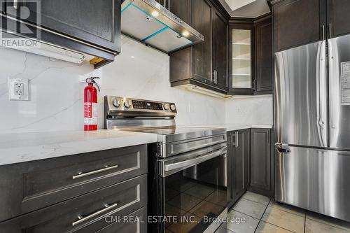 40 Spokanne Street N, Brampton, ON - Indoor Photo Showing Kitchen