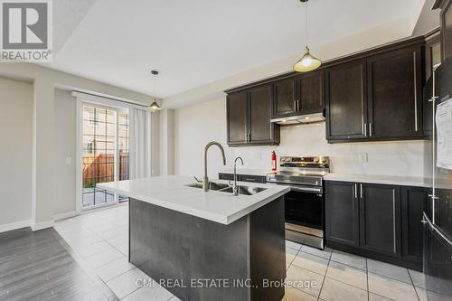 40 Spokanne Street N, Brampton, ON - Indoor Photo Showing Kitchen With Double Sink With Upgraded Kitchen