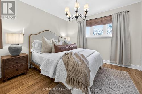 2371 Brookhurst Road, Mississauga, ON - Indoor Photo Showing Bedroom