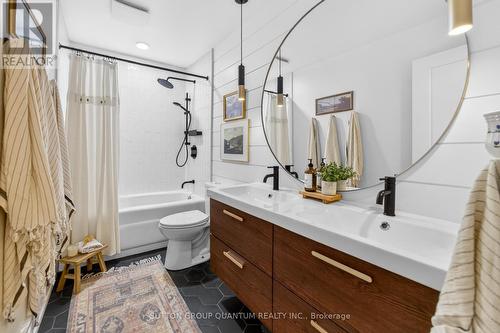 2371 Brookhurst Road, Mississauga, ON - Indoor Photo Showing Bathroom