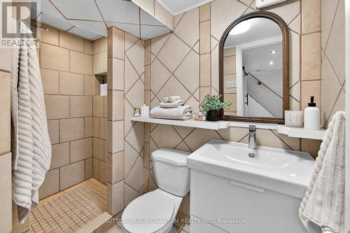 2371 Brookhurst Road, Mississauga, ON - Indoor Photo Showing Bathroom