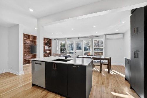 Kitchen - 189  - 191 Boul. Des Prairies, Laval (Laval-Des-Rapides), QC - Indoor Photo Showing Kitchen With Upgraded Kitchen