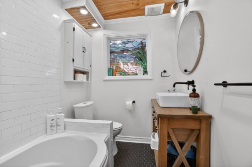 Bathroom - 189  - 191 Boul. Des Prairies, Laval (Laval-Des-Rapides), QC - Indoor Photo Showing Bathroom