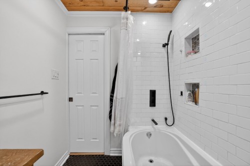 Bathroom - 189  - 191 Boul. Des Prairies, Laval (Laval-Des-Rapides), QC - Indoor Photo Showing Bathroom