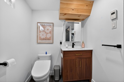 Powder room - 189  - 191 Boul. Des Prairies, Laval (Laval-Des-Rapides), QC - Indoor Photo Showing Bathroom