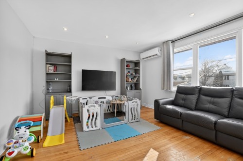Living Room - 189  - 191 Boul. Des Prairies, Laval (Laval-Des-Rapides), QC - Indoor Photo Showing Living Room