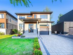 340 Rue du Monarque  La Prairie, QC J5R 0P2