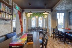 244 Rue St-Charles O.  Longueuil (Le Vieux-Longueuil), QC J4H 1H3