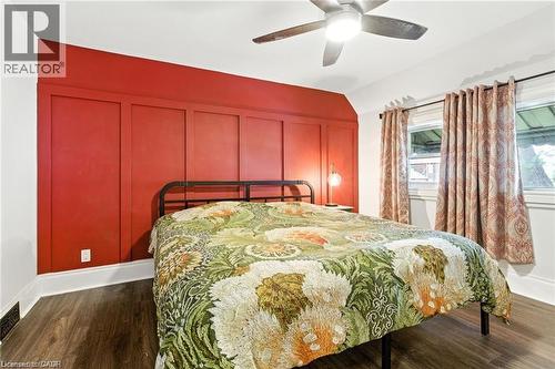 12 Francis Street, Hamilton, ON - Indoor Photo Showing Bedroom