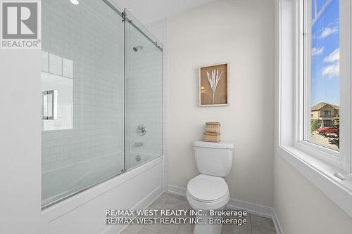 6 Ziibi Way, Clarington, ON - Indoor Photo Showing Bathroom