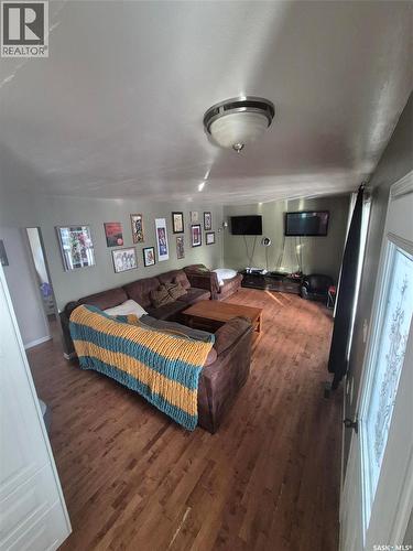 236 1St Street E, Leader, SK - Indoor