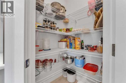 7 Corner Meadows Common Ne, Calgary, AB - Indoor With Storage