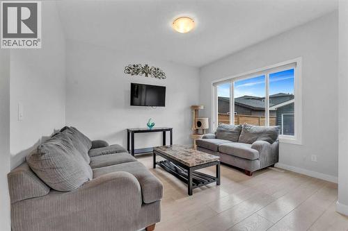 7 Corner Meadows Common Ne, Calgary, AB - Indoor Photo Showing Living Room