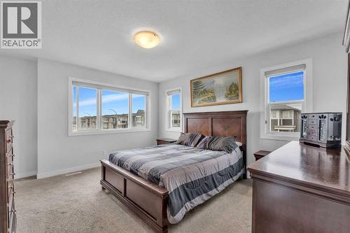 7 Corner Meadows Common Ne, Calgary, AB - Indoor Photo Showing Bedroom