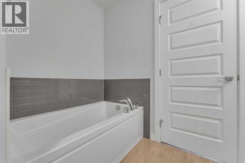 7 Corner Meadows Common Ne, Calgary, AB - Indoor Photo Showing Bathroom