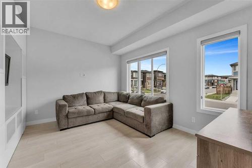 7 Corner Meadows Common Ne, Calgary, AB - Indoor Photo Showing Living Room