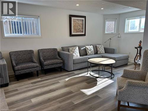 50 Briarose Place, Hamilton, ON - Indoor Photo Showing Living Room