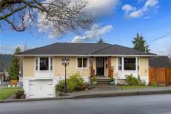4420 Tyndall Ave  Saanich, BC V8N 3S1