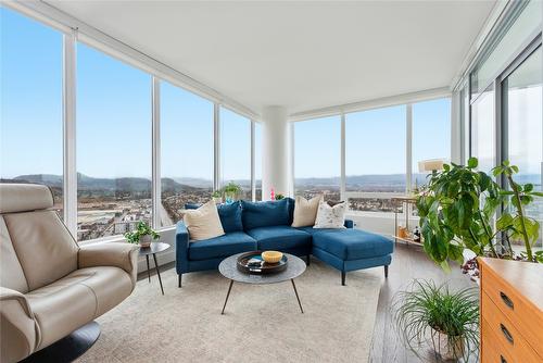 2602-1191 Sunset Drive  Kelowna, BC V1Y 0J4