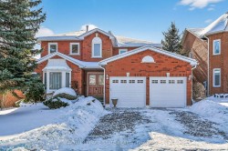 134 Huntingwood Avenue  Hamilton, ON L9H 6X7