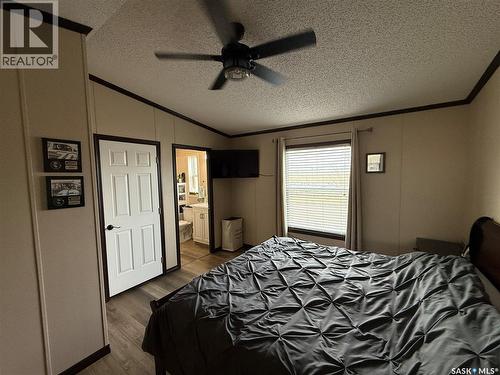 4 7Th Avenue Se, Weyburn, SK - Indoor Photo Showing Bedroom