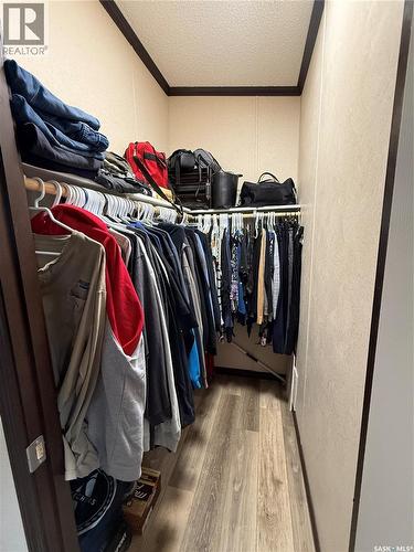 4 7Th Avenue Se, Weyburn, SK - Indoor With Storage