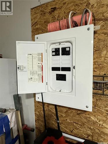 4 7Th Avenue Se, Weyburn, SK -  Photo Showing Other Room