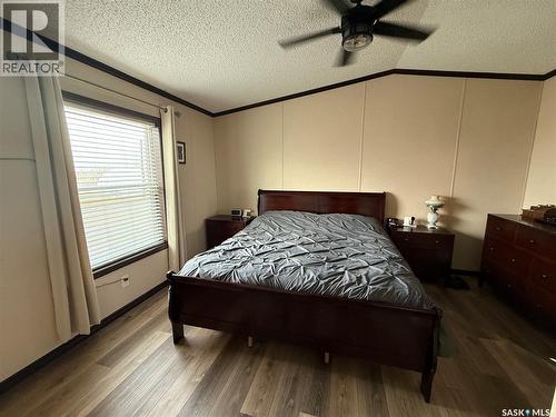 4 7Th Avenue Se, Weyburn, SK - Indoor Photo Showing Bedroom