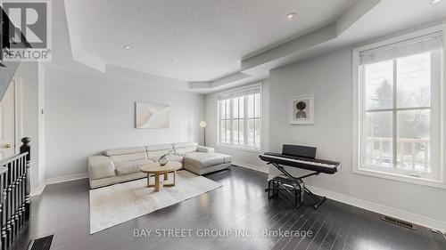 2914 Elgin Mills Road E, Markham, ON - Indoor Photo Showing Living Room