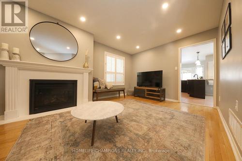 6200 Maple Gate Circle, Mississauga, ON - Indoor Photo Showing Living Room With Fireplace