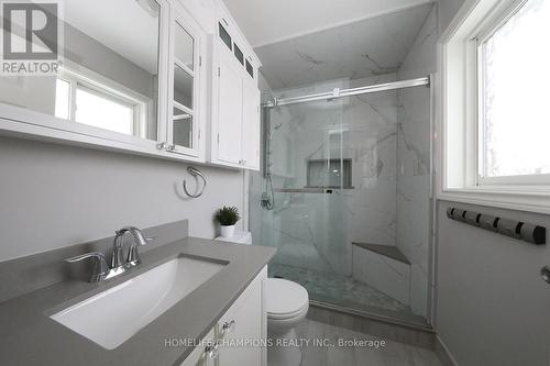 6200 Maple Gate Circle, Mississauga, ON - Indoor Photo Showing Bathroom