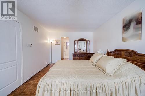 5128 Guildwood Way, Mississauga, ON - Indoor Photo Showing Bedroom