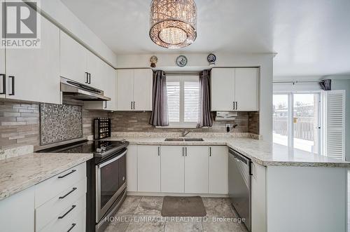 5128 Guildwood Way, Mississauga, ON - Indoor Photo Showing Kitchen With Upgraded Kitchen