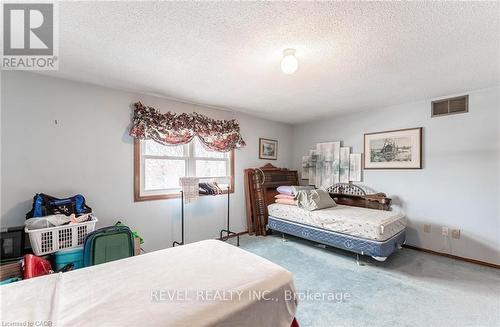 5 Charing Drive, Hamilton, ON - Indoor Photo Showing Bedroom