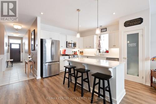 24 Renaissance Drive, St. Thomas, ON - Indoor Photo Showing Kitchen With Upgraded Kitchen