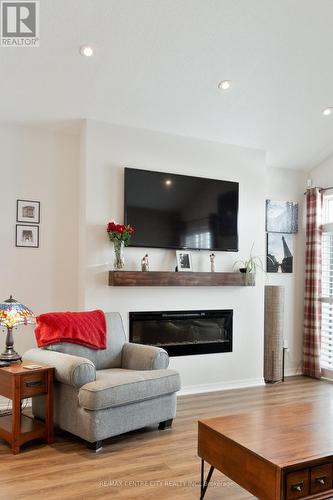 24 Renaissance Drive, St. Thomas, ON - Indoor Photo Showing Living Room With Fireplace