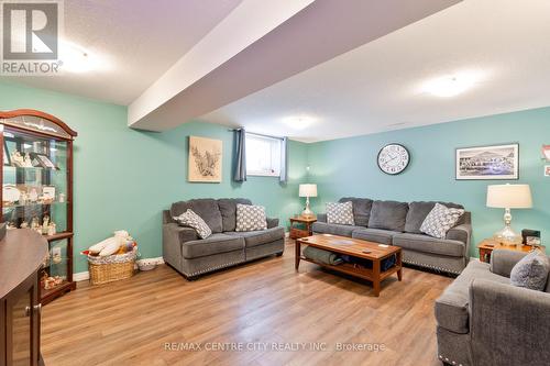 24 Renaissance Drive, St. Thomas, ON - Indoor Photo Showing Living Room