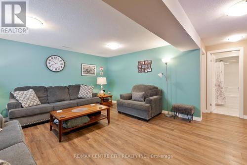 24 Renaissance Drive, St. Thomas, ON - Indoor Photo Showing Living Room