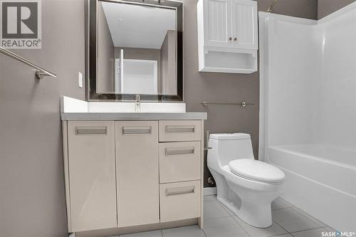 112 1545 Neville Drive, Regina, SK - Indoor Photo Showing Bathroom