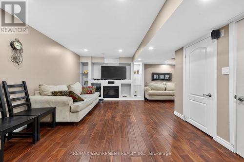 33 Panorama Way, Hamilton, ON - Indoor Photo Showing Living Room With Fireplace