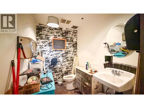 477 Powell Street, Vancouver, BC - Indoor Photo Showing Bathroom