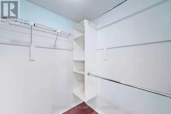 WALK IN CLOSET - 